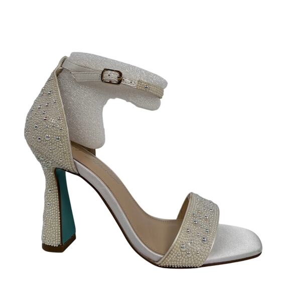Betsey Johnson Sandals Dani Pearl Womens 7.5 M  Ivory Spool Heel Ankle Buckle - Picture 2 of 10